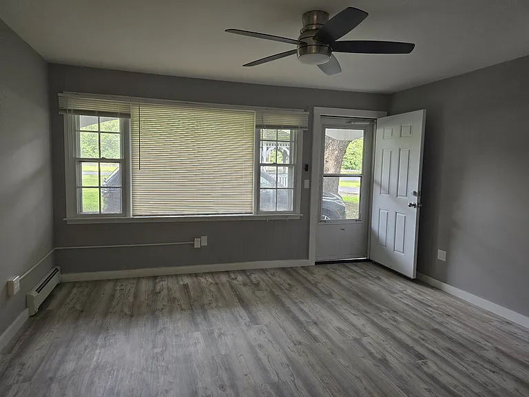 416 Old Claremont Rd #4 — Photo 10
