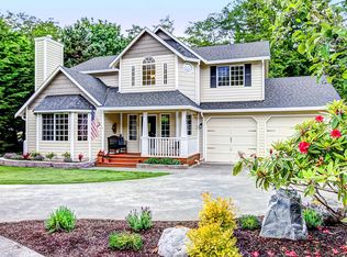 632 Klickitat Pl NE, Bainbridge Island, WA 98110