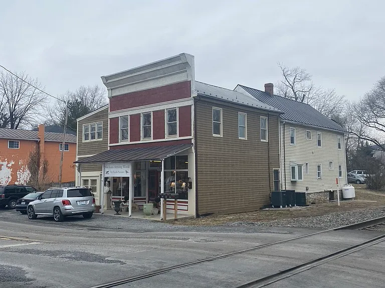114 E Main St #1 — Photo 1