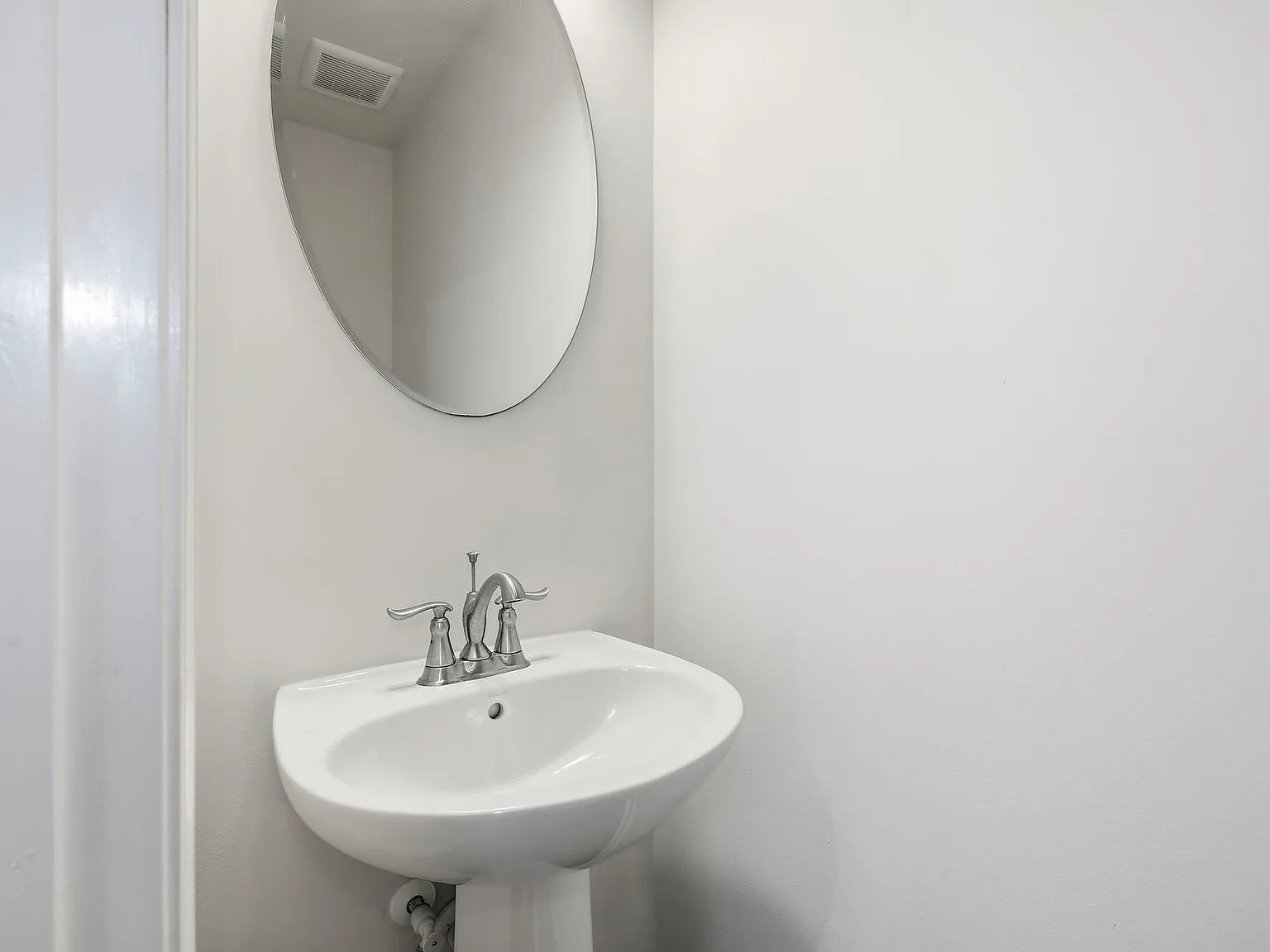 5 bed, 4.5 bath, 2520 sqft, $3,800 — Photo 4