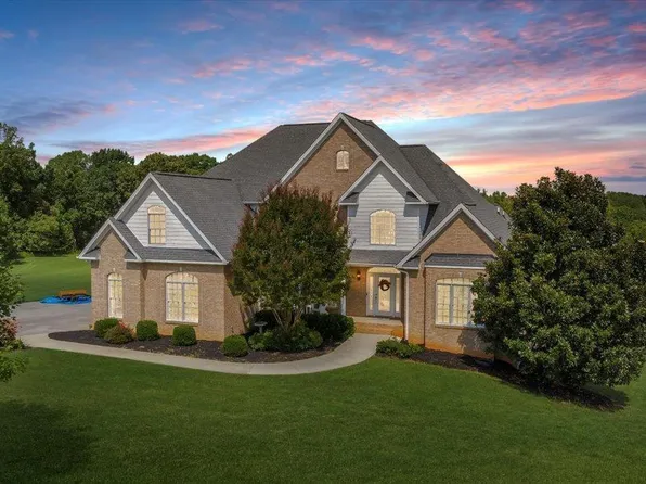 742 Camellia Pl, Moneta, VA 24121