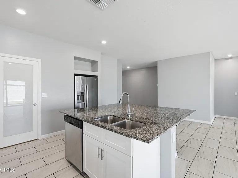 1692 W Aztec Dr — Photo 31