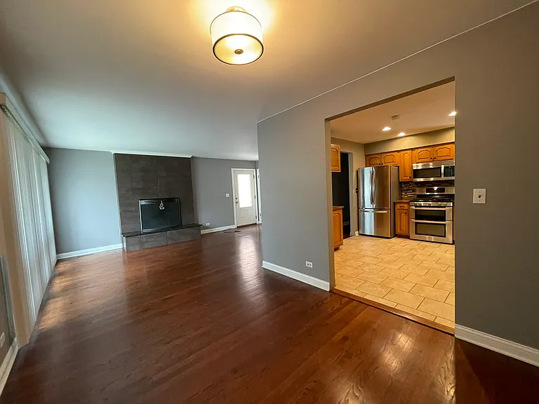 2241 Lee St — Photo 39