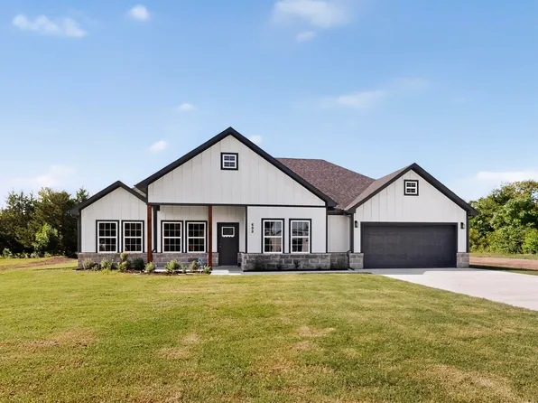 603 W Hayes St, Savoy, TX 75479