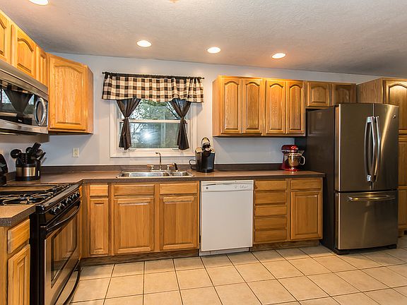 2nd image of 325 Birchwood Blvd
