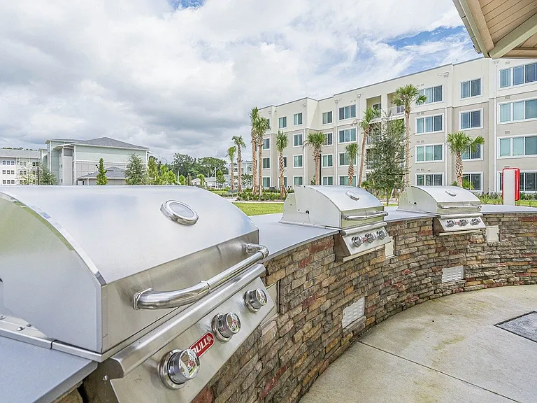 Heron Ridge 62+ Apartments — Photo 9