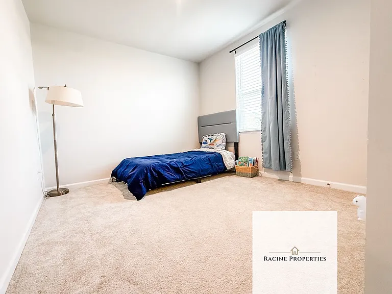 624 Batchomble Ln — Photo 12