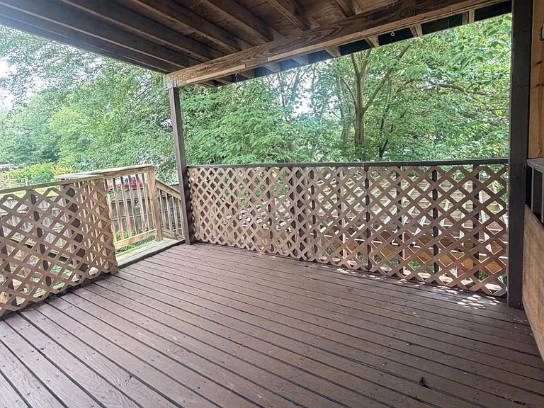 242 S Carroll St — Photo 12