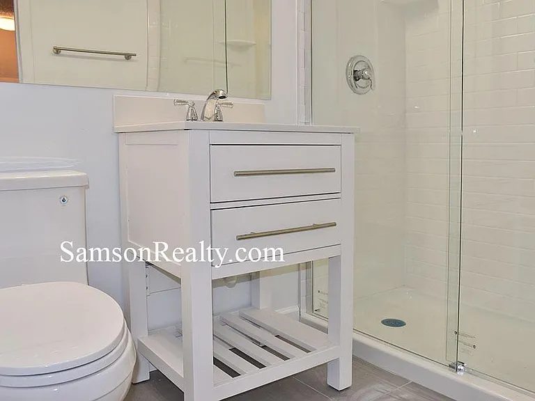 230 S Main St #18 — Photo 11