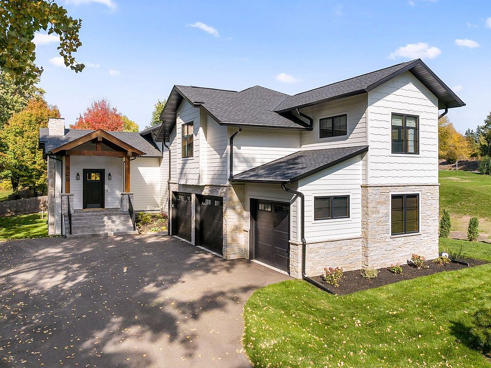 1st image of 609 Callahan Pl