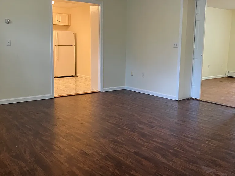 404 Seneca St #G — Photo 4