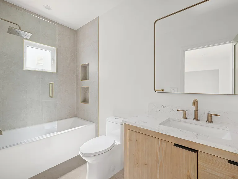 532 3/4 N Spaulding Ave — Photo 5