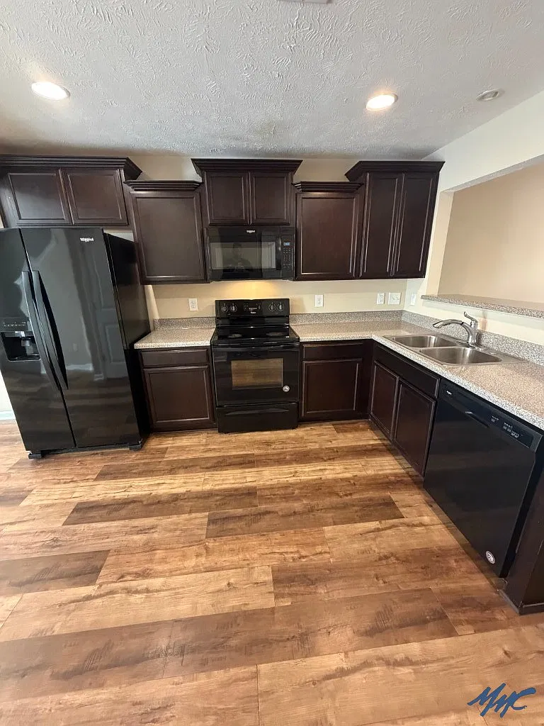 2 bed, 2.5 bath, 1182 sqft, $1,495 — Photo 4
