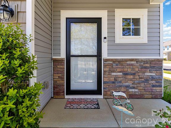 4th image of 1016 Loggerhead Dr