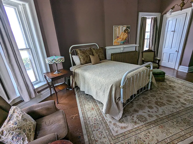 Spacious Master Bedroom with Queen bed and 2 closets