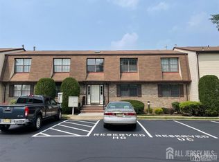 622 Orlando St, Edison, NJ 08817