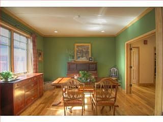 3rd image of 350 Oxford Ave