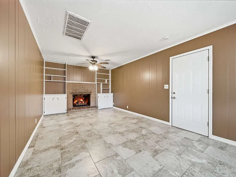 2820 S Hudson Ave — Photo 9