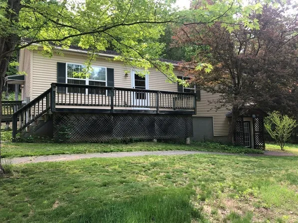 685 Mohawk Trl, Shelburne, MA 01370