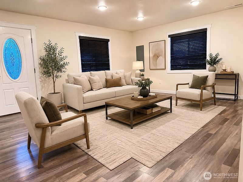 3rd image of 1204 4th Avenue SE