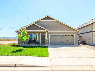 3198 Gold Mine Ave, White City, OR 97503