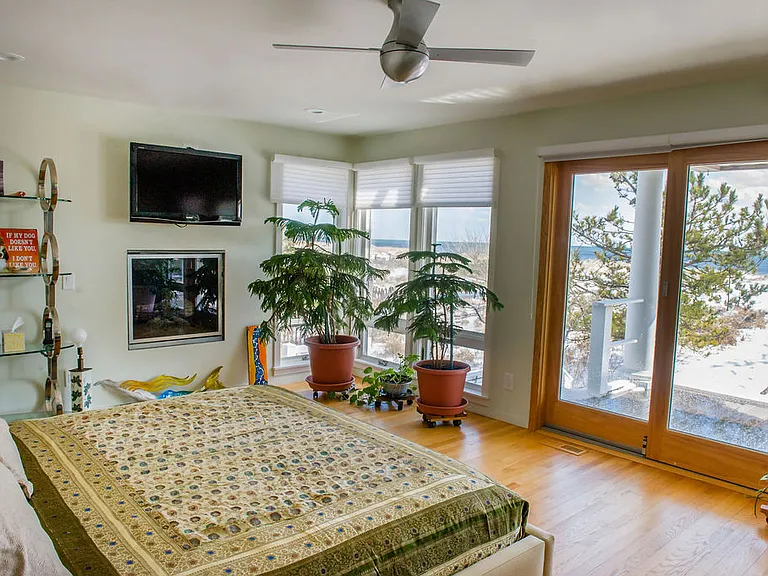 333 Dune Rd — Photo 6