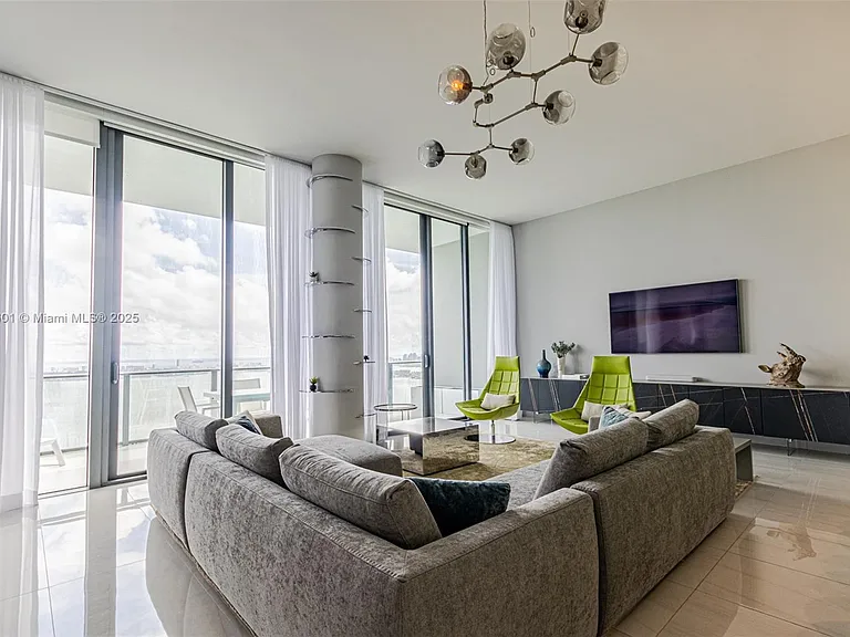 480 NE 31st St #Penthouse 5002 — Photo 6
