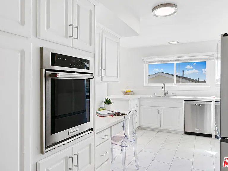 3636 Oceanhill Way — Photo 13