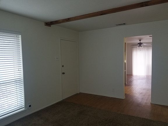 4th image of 1627 Hawthorne Ln