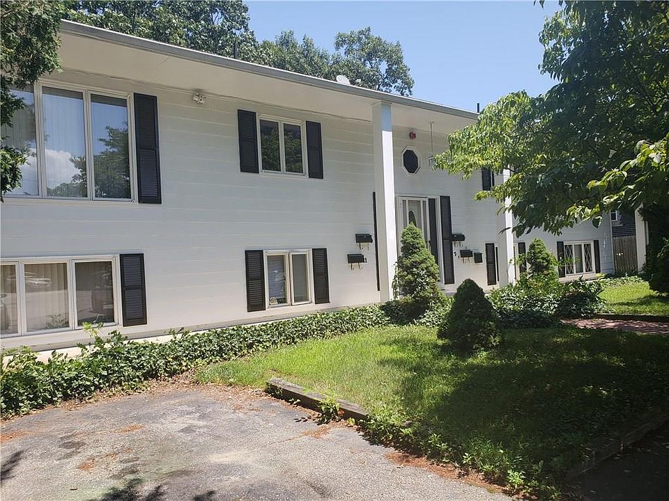 1st image of 7 Amana Dr