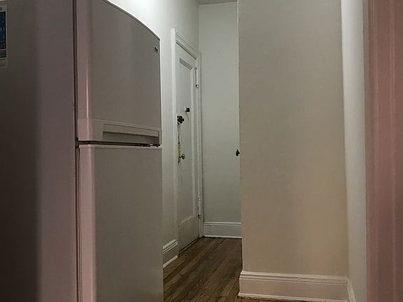 5th image of 4550 48th St APT 2A