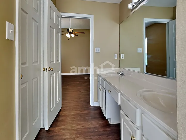 4317 Aylesbury Dr — Photo 17