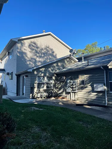 429 S Van Buren St #5 Photo 1