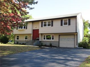 3 Kent Ln, Bloomfield, CT 06002