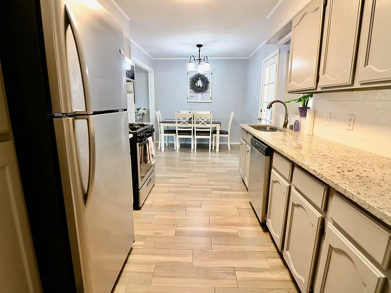 1216 Brookhaven Dr — Photo 14