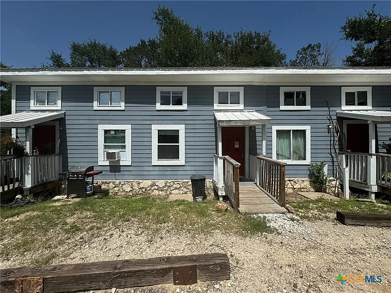 1108 W McCarty Ln #B — Photo 1