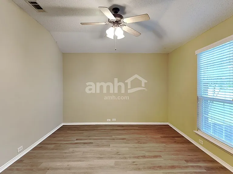 3999 Freedom Ln — Photo 9