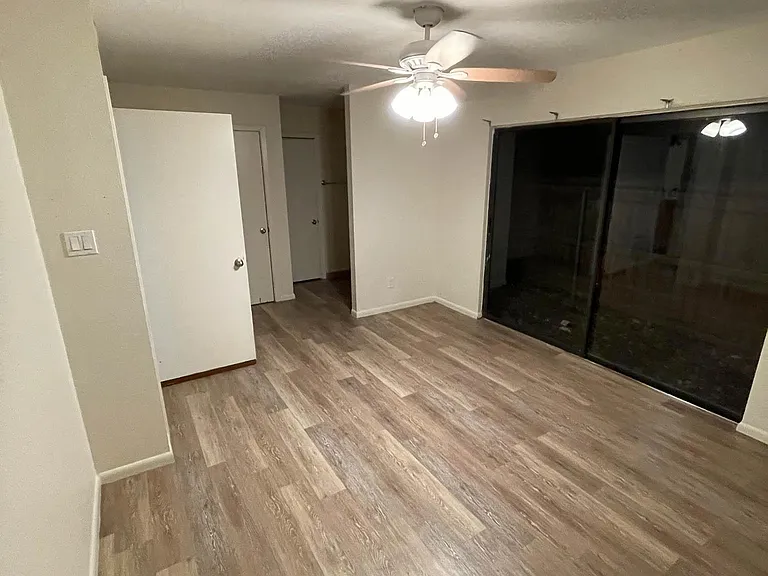 4607 Avenue B #B — Photo 6