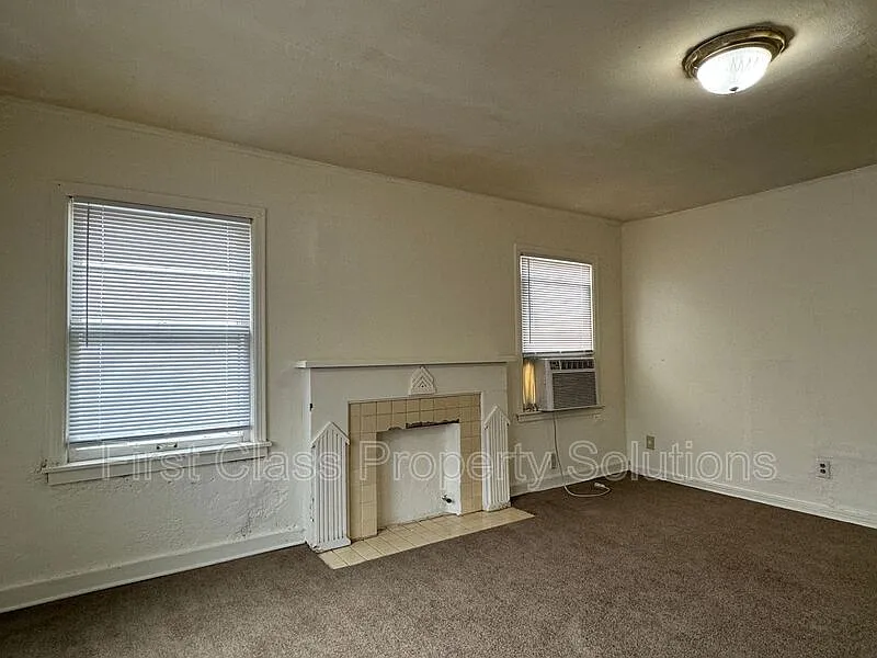 2 bed, 1.0 bath, 939 sqft, $940 — Photo 3