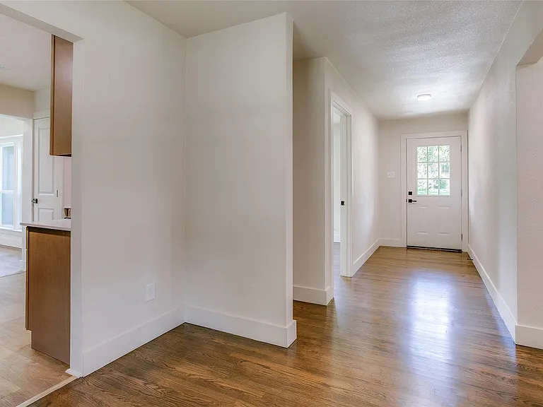 3407 La Verne Ave — Photo 3