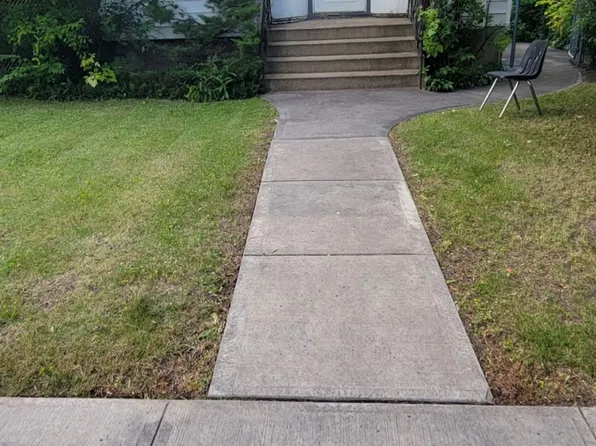 9534 91st St NW, Edmonton, AB T6C 3P5