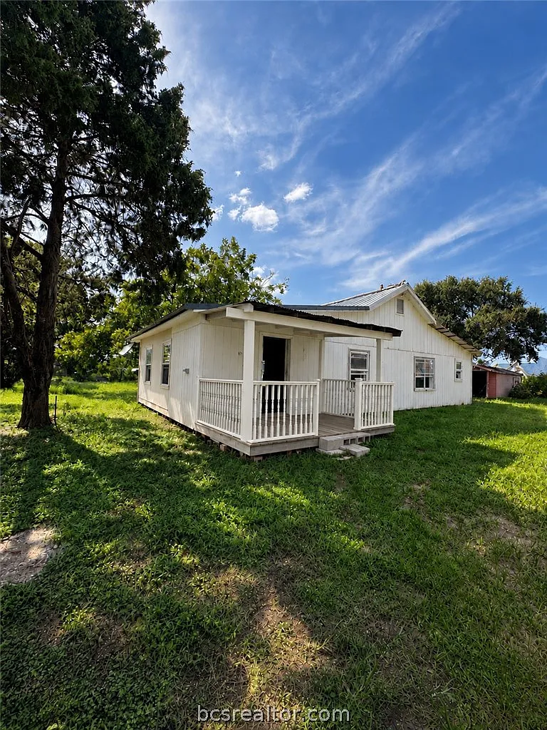 2 bed, 1176 sqft, $1,200 — Photo 1