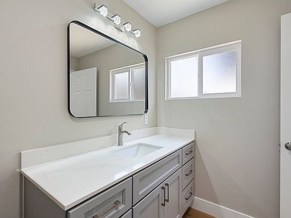 5th image of 450 E St #450
