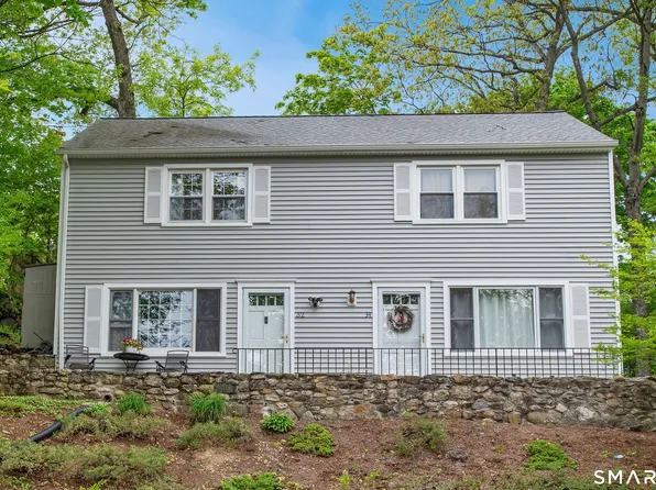 32 East Hills Drive #32, New Canaan, CT 06840