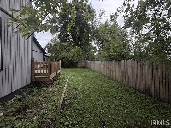 3rd image of 520 Downey Ave