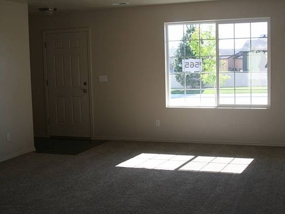 Living room/entrance
