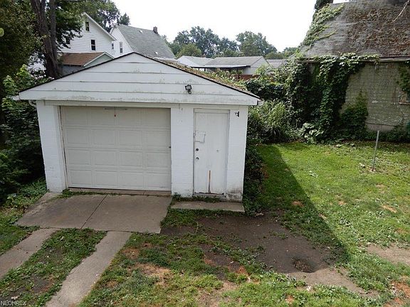 3rd image of 710 E Glenwood Ave