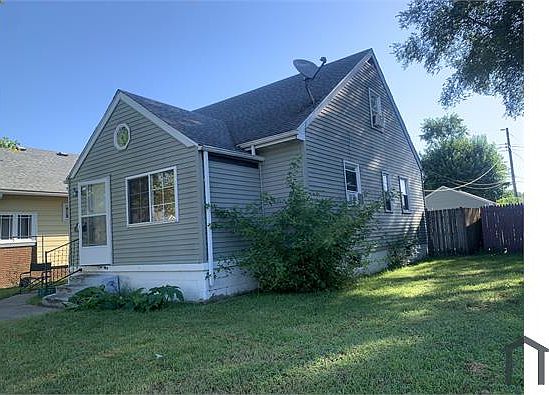 2nd image of 746 Philippa St