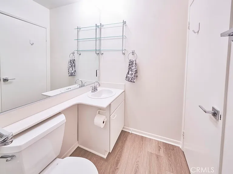 1617 S Beverly Glen Blvd #303 — Photo 37