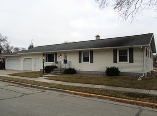 11 N Royal Ave, Fond Du Lac, WI 54935